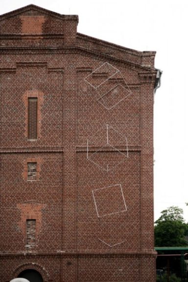 Auftauchen oder Versinken Auftauchen oder Versinken, 2012, Edelstahl, Kantenlaenge je Wuerfel 150 cm, Maschinenhaus Kuenstlerzeche Unser Fritz, Herne